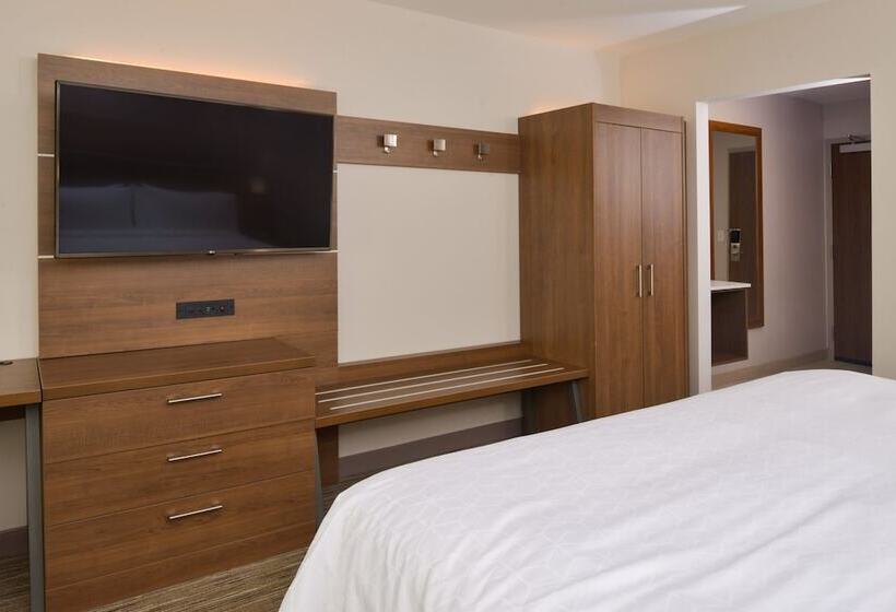 جناح لذوى الاحتياجات الخاصة, Holiday Inn Express & Suites   Ottumwa, An Ihg