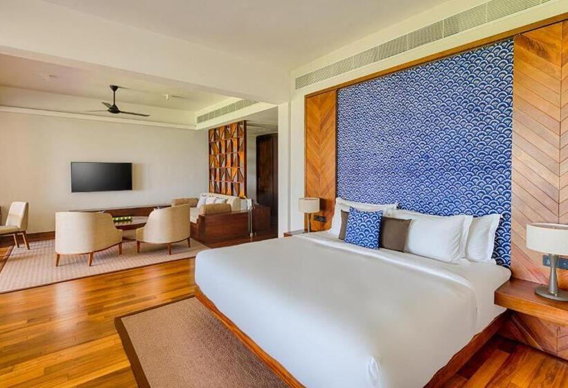 Suite with Pool, Le Grand Galle
