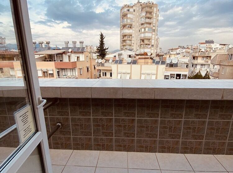 Camera Tripla Standard Vista Piscina, Lemon