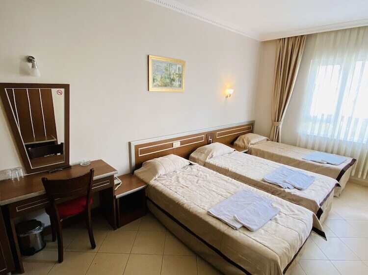 Camera Tripla Standard Vista Piscina, Lemon