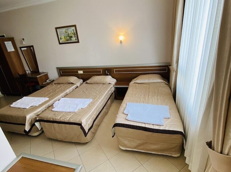 Camera Tripla Standard Vista Piscina, Lemon