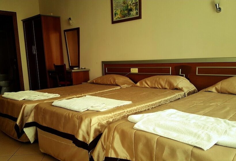 Camera Tripla Standard Vista Piscina, Lemon