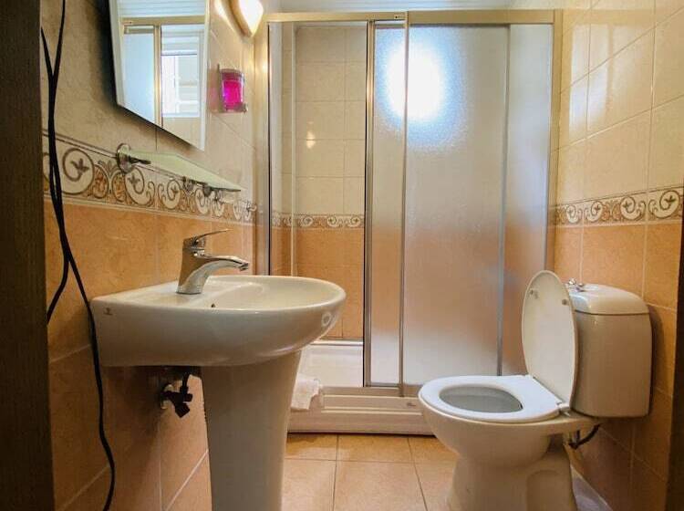 Camera Quadrupla Standard, Lemon