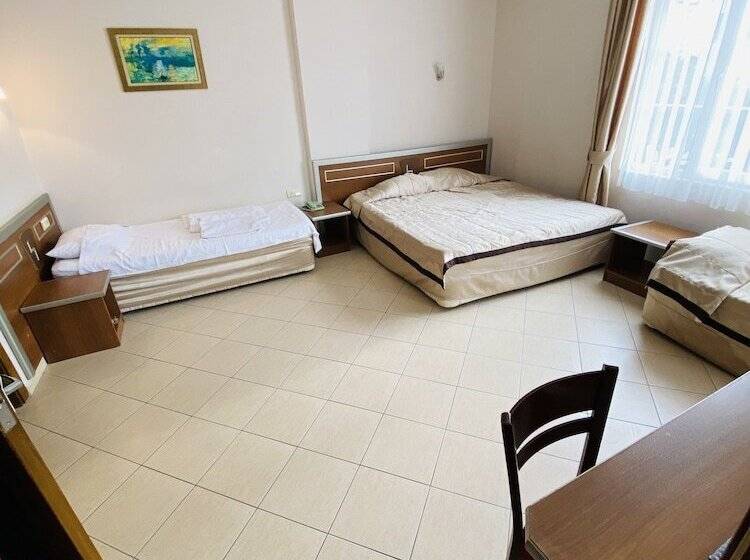 Camera Quadrupla Standard, Lemon