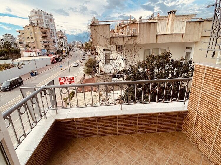 Camera Quadrupla Standard, Lemon