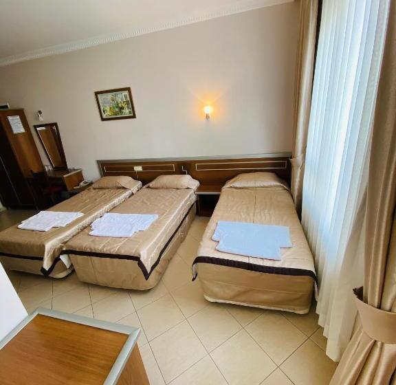 Camera Tripla Standard Vista Piscina, Lemon