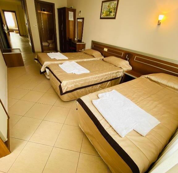 Camera Tripla Standard Vista Piscina, Lemon