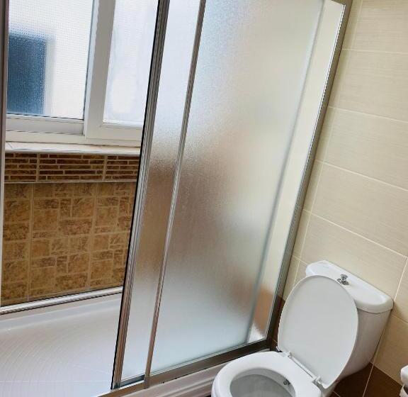 Camera Tripla Standard, Lemon