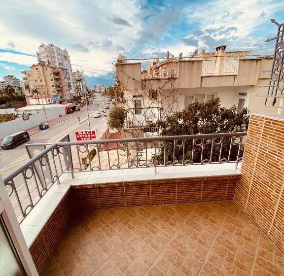 Camera Quadrupla Standard, Lemon