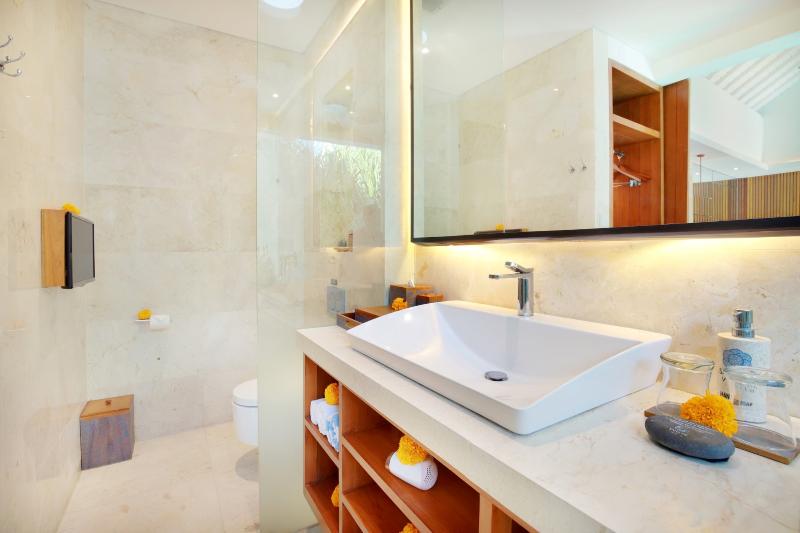 Camera Quadrupla Standard, Lemon