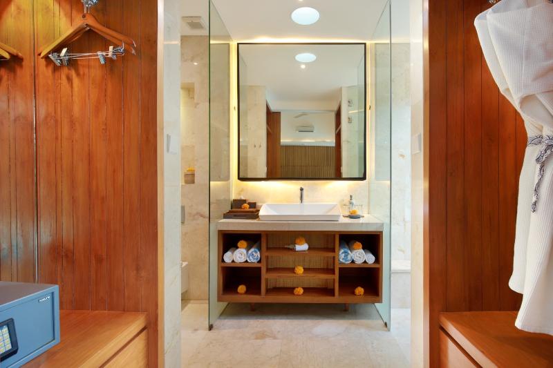 Camera Quadrupla Standard, Lemon