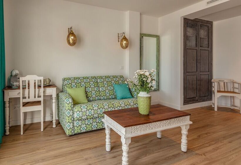 جناح جونيور مطلّ علي البحر, La Residencia Puerto Hotel & Spa