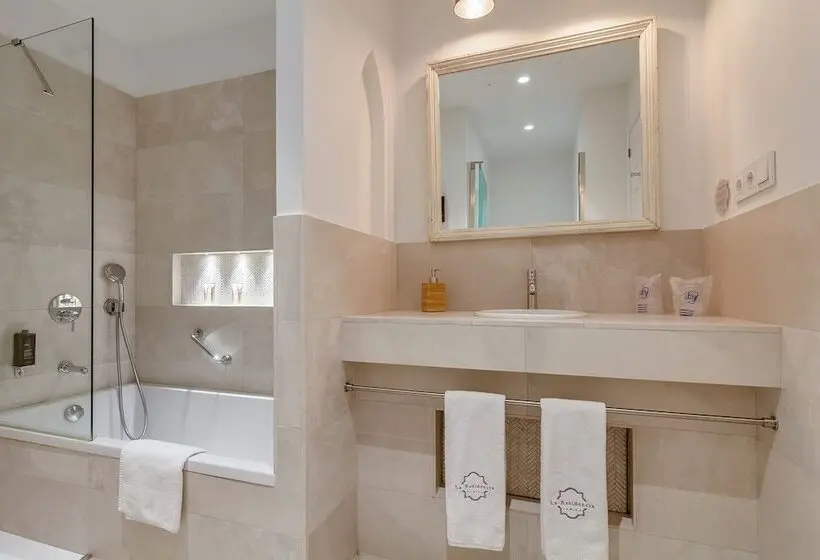 اتاق استاندارد با چشم‌انداز دریا, La Residencia Puerto Hotel & Spa