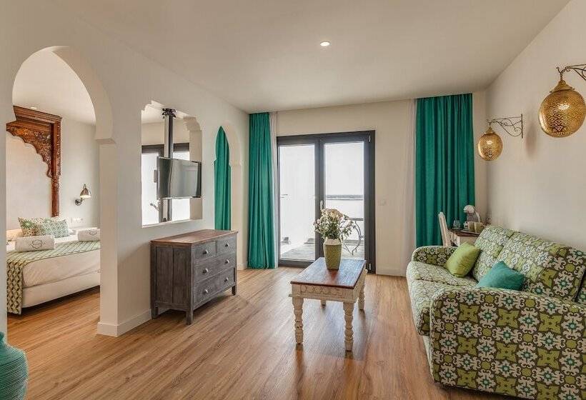 جناح جونيور مطلّ علي البحر, La Residencia Puerto Hotel & Spa