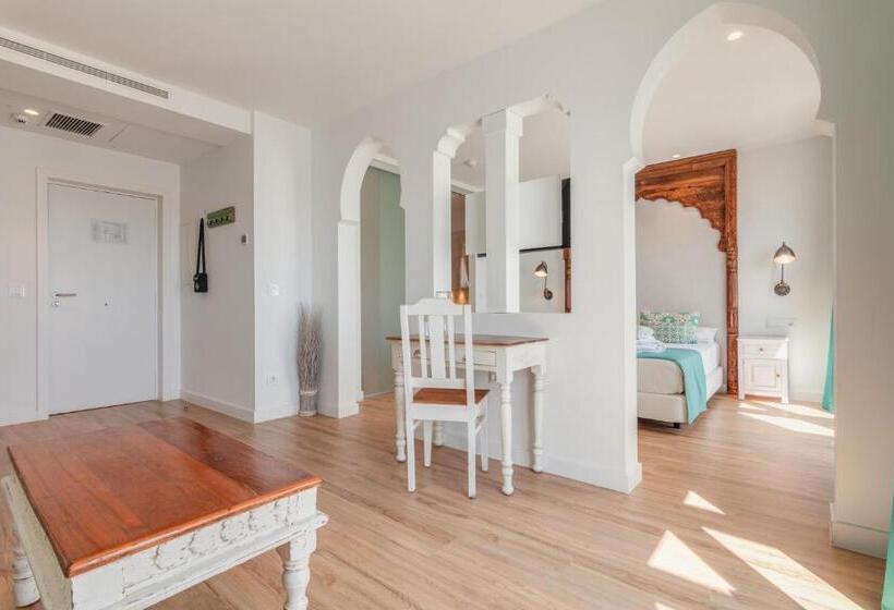 جناح جونيور مطلّ علي البحر, La Residencia Puerto Hotel & Spa