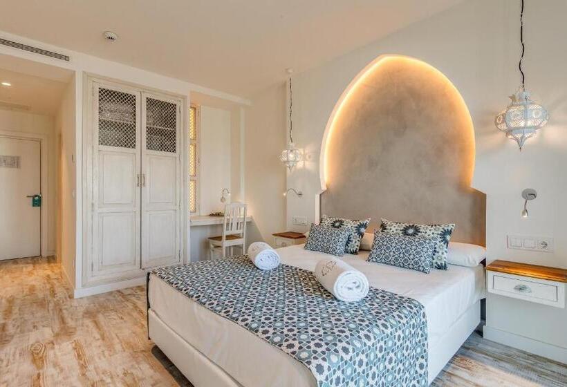 غرفة قياسية مطلّة علي البحر, La Residencia Puerto Hotel & Spa