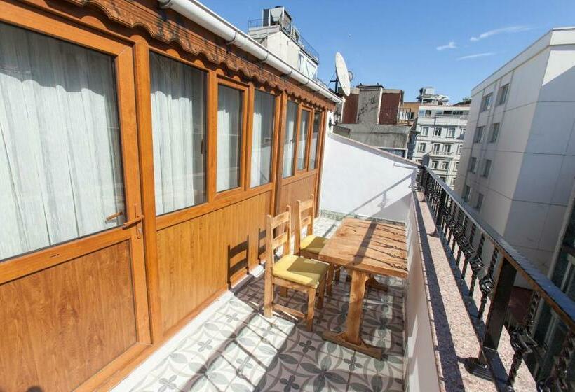 اتاق استاندارد یک نفره, Iq Hotel Beyoğlu