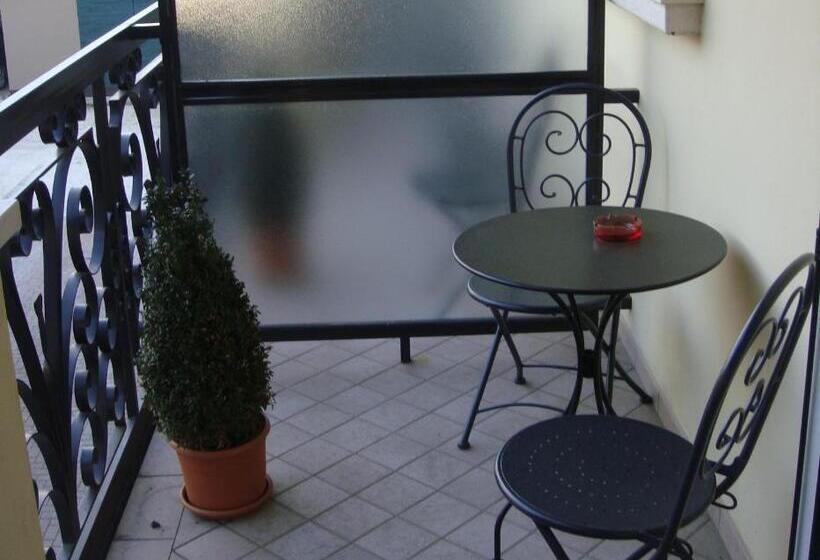 Номер Стандарт Трехместный, B&b America