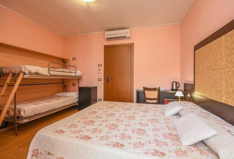 Четырехместный Номер Стандарт, B&b America