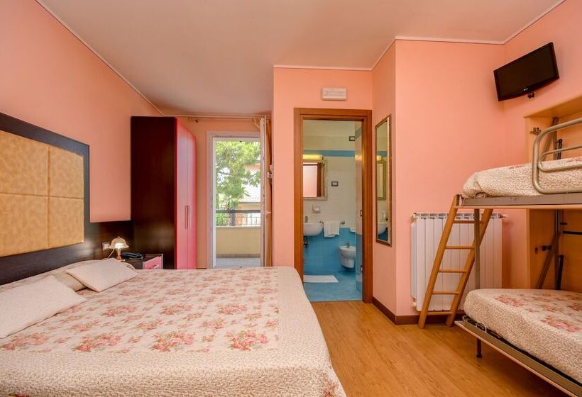 Четырехместный Номер Стандарт, B&b America