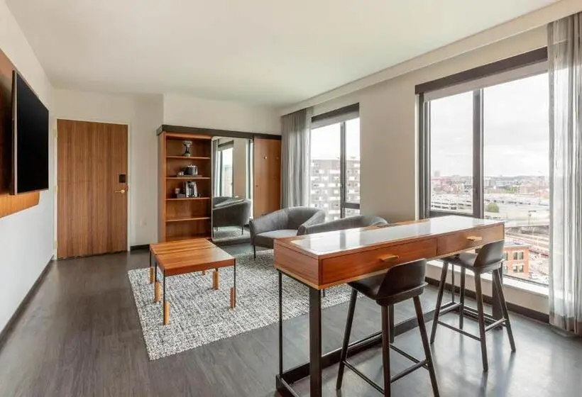 سوئیت با تخت بزرگ, Cambria Hotel Boston Downtown   Seaport