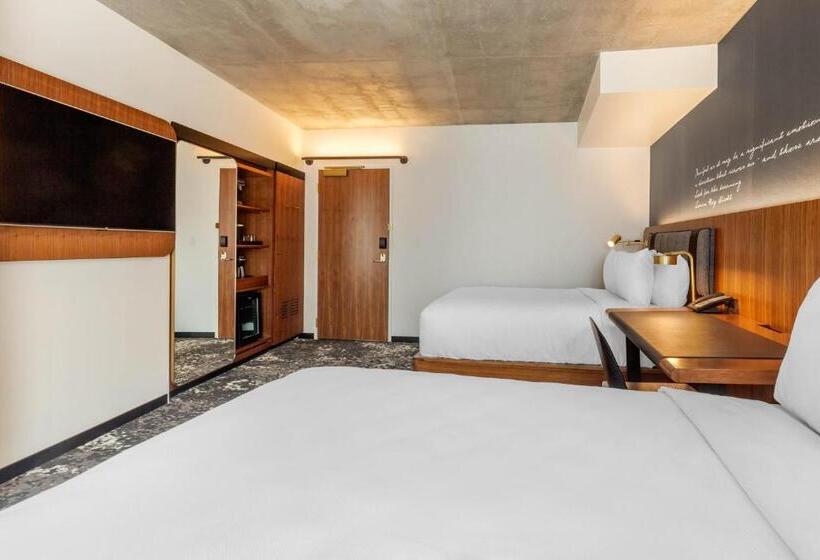 חדר סטנדרט מותאם לאדם עם מוגבלויות, Cambria Hotel Boston Downtown   Seaport