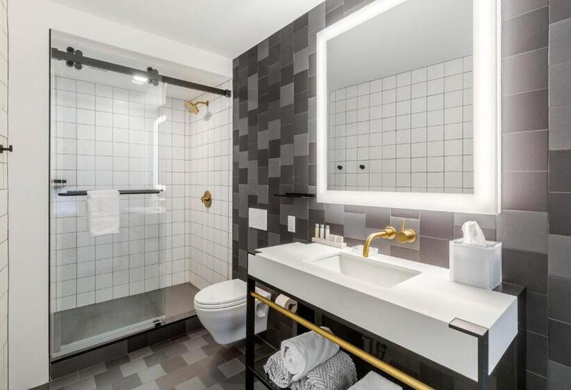 스위트 킹사이즈 침대, Cambria Hotel Boston Downtown   Seaport