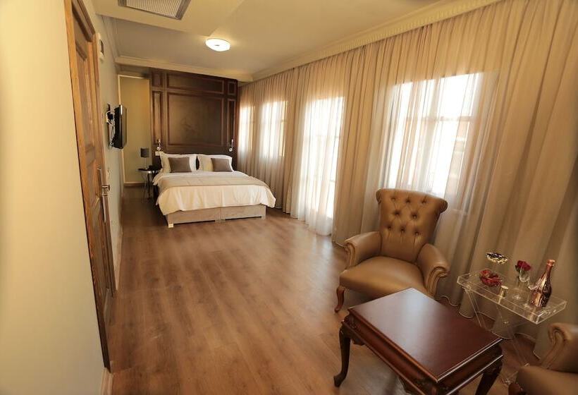 バルコニー付きジュニアスイート, Ferman Pera