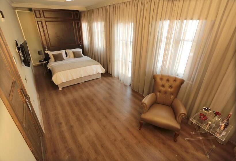 バルコニー付きジュニアスイート, Ferman Pera