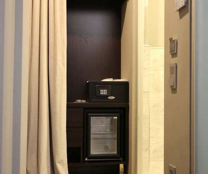 デラックスルーム, Ferman Pera