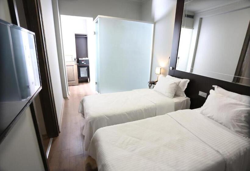 スーペリアファミリールーム, Ferman Pera