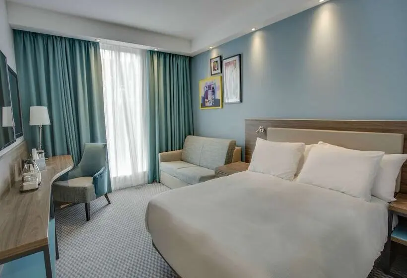 اتاق خانوادگی, Hampton By Hilton Edinburgh Airport
