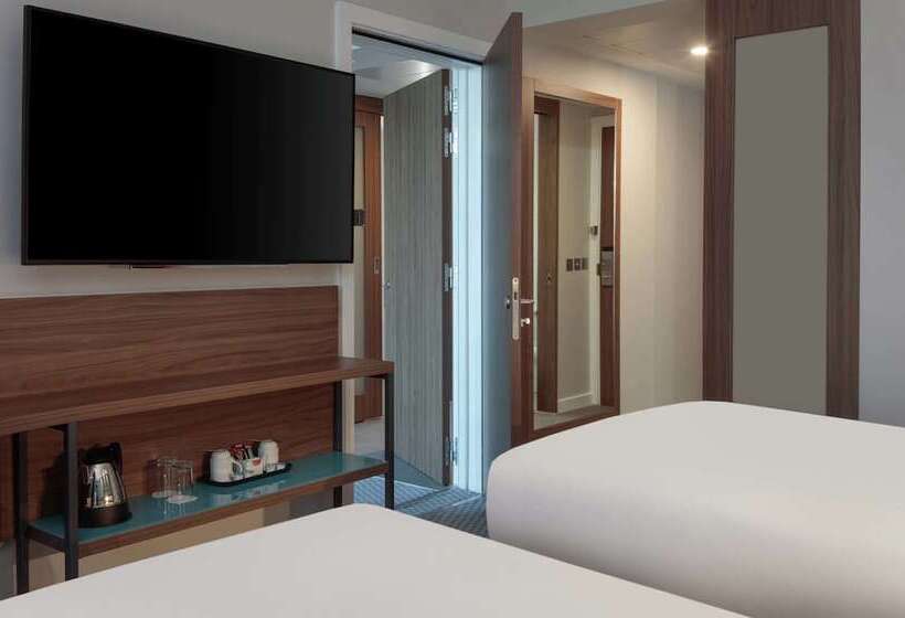 Номер Стандарт, Hampton By Hilton Edinburgh Airport
