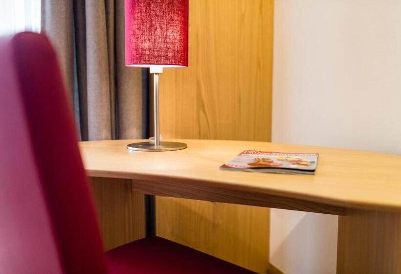 סוויטת ג'וניור עם טרסה, Hasslhof