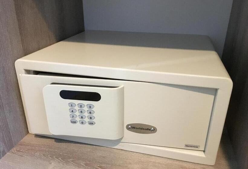 Номер Deluxe, K Home Asok