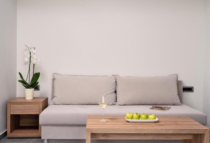 סוויטת ג'וניור דלוקס נוף לים, Lindos Grand Resort & Spa   Adults Only