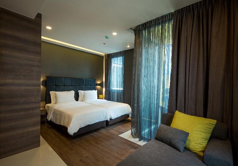 2 Bedroom Deluxe Suite