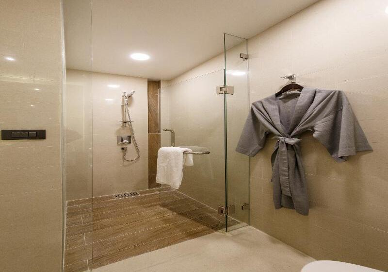 سوییت لوکس, Lit Bangkok Residence