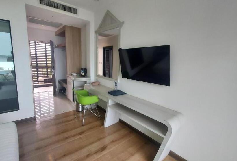 디럭스 룸, The River