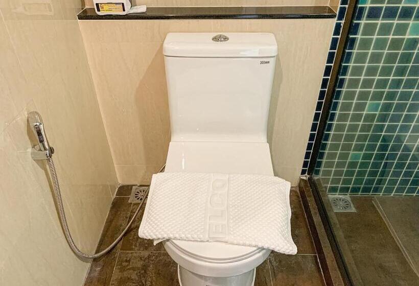 디럭스 룸, The River