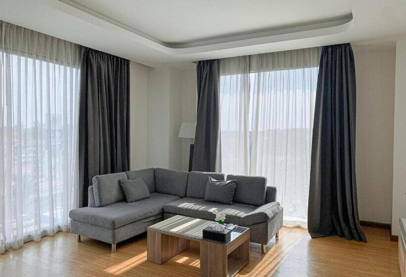 스위트, The River