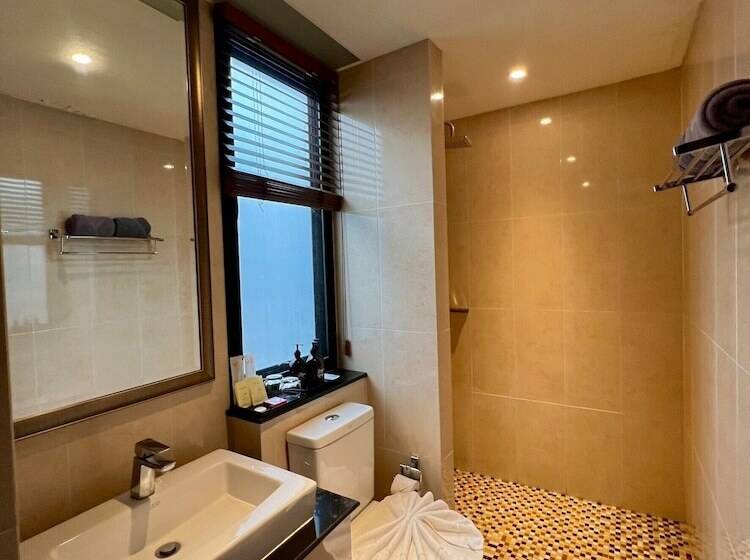 Номер Стандарт, Yotaka Bangkok