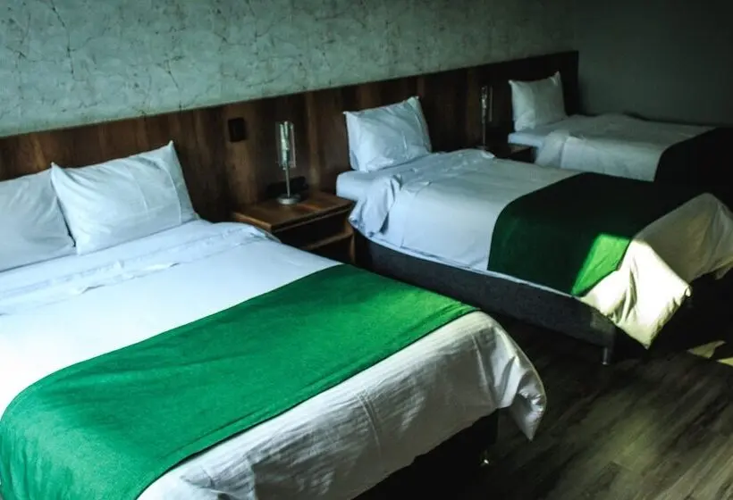 スーペリアの４人部屋, Café Hotel Medellín