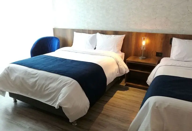 スーペリアの４人部屋, Café Hotel Medellín