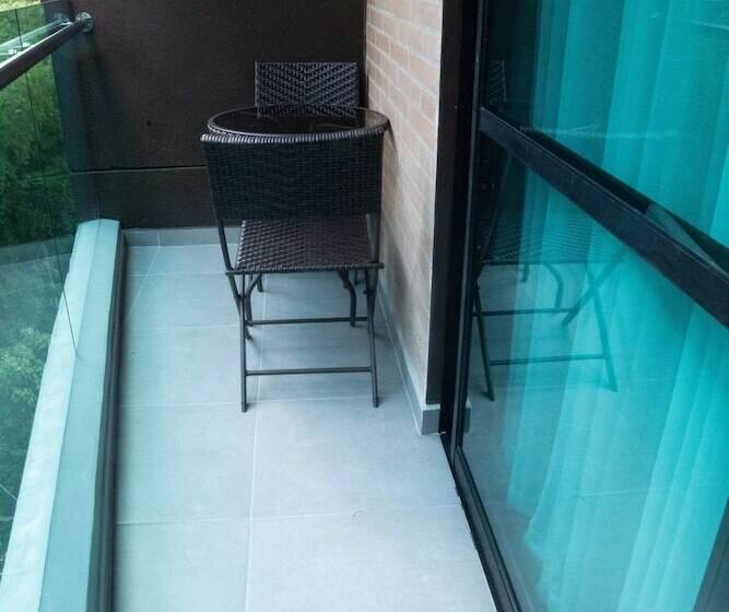 발코니 디럭스 룸, Café Hotel Medellín