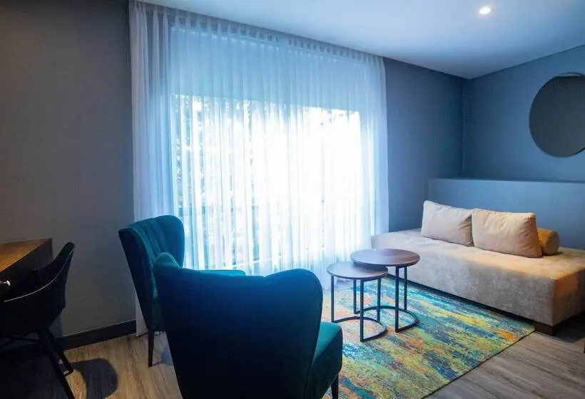 デラックスルーム, Café Hotel Medellín