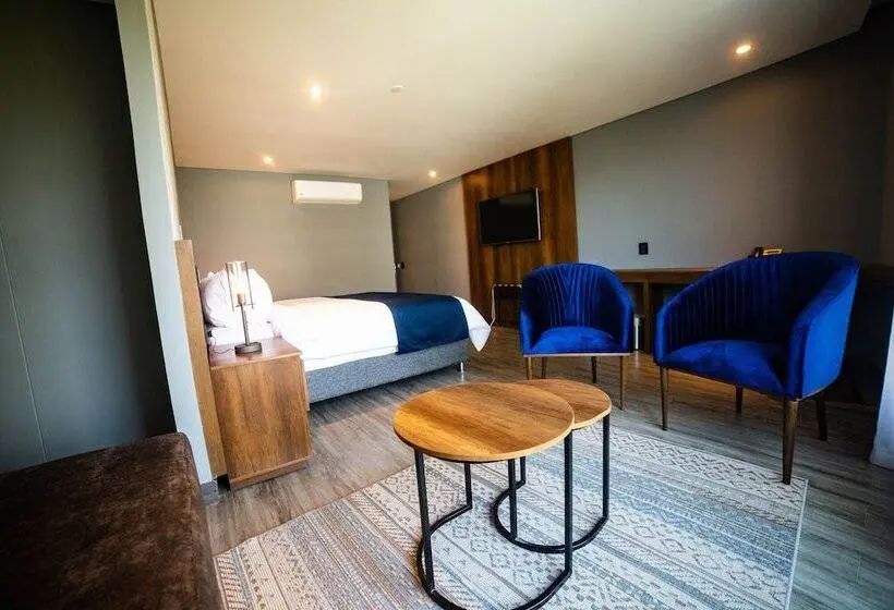 デラックスルーム, Café Hotel Medellín