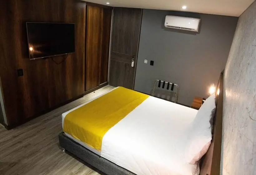 スーペリアールーム, Café Hotel Medellín
