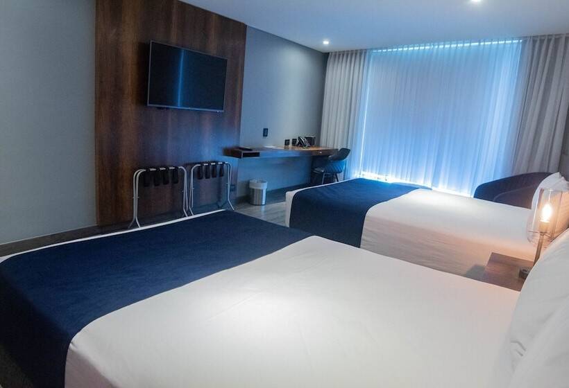 4인용 수피리어 룸, Café Hotel Medellín