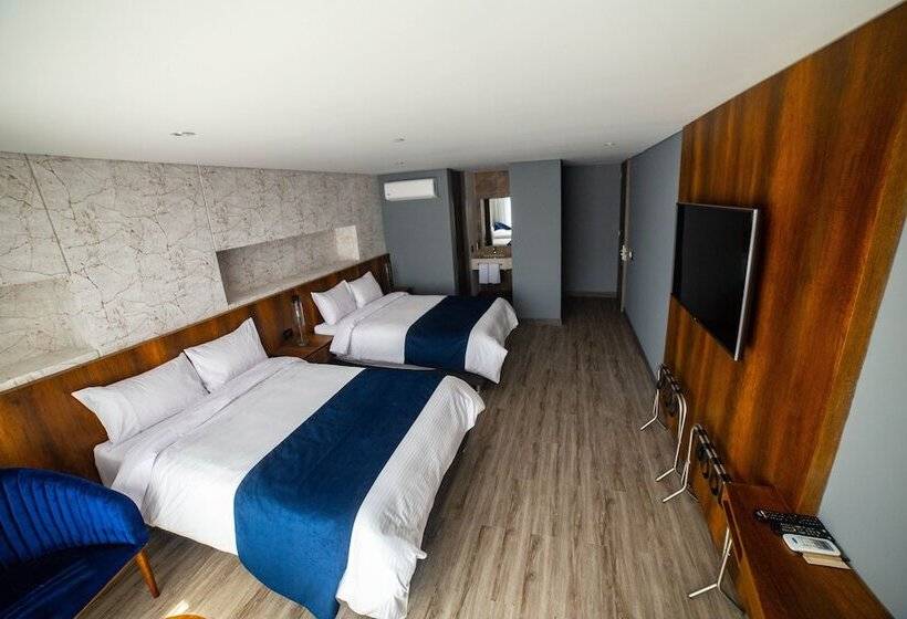 4인용 수피리어 룸, Café Hotel Medellín